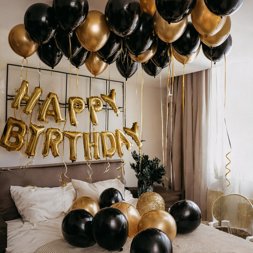 30 Ceiling Balloons + HB Banner