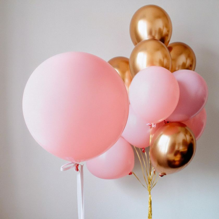 Bouquet of 23 Balloons + Giant Personalized Balloon