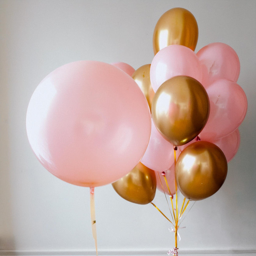 Bouquet of 23 Balloons + Giant Personalized Balloon